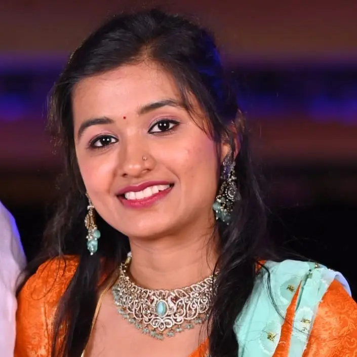 Professional headshot of Pallavi, satisfied MagicCasting customer